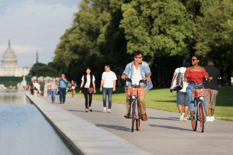 Mobikes, Lincoln Memorial reflecting pool