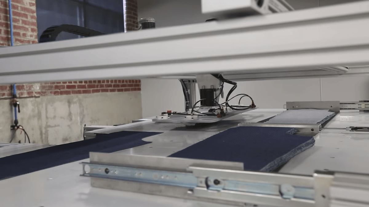 Video: This single robot can take 10 human jobs