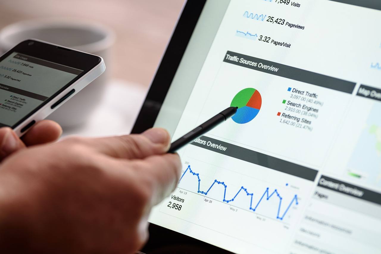This search expert answers 9 beginner questions on SEO and SEM