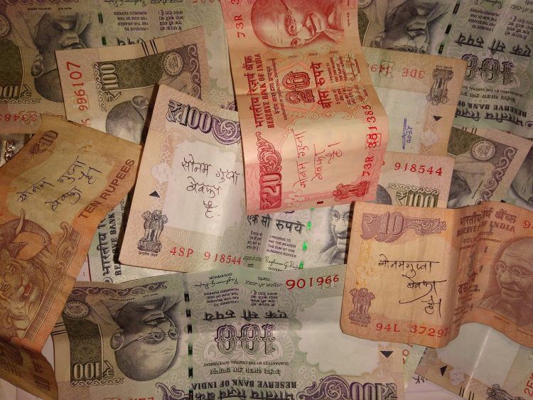 indian-rupee-cash
