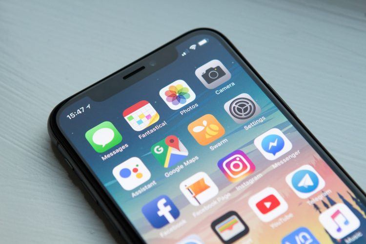 In 50 Words: China finds security issues with iPhones, denies purchase ban
