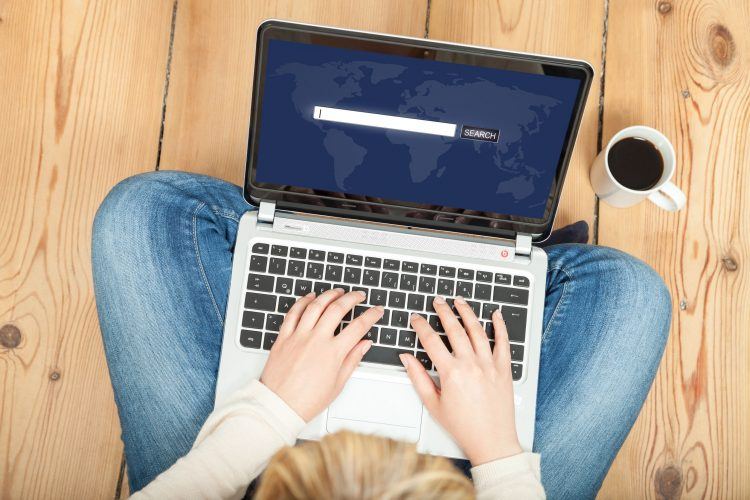 woman-laptop-search