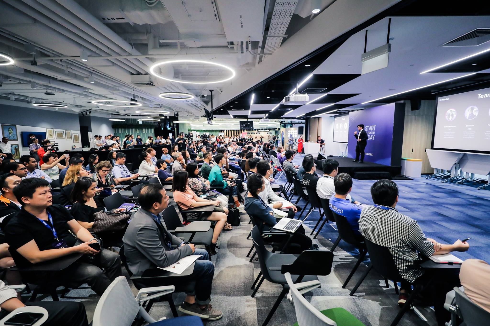 Top tips for standing out at a startup pitch event