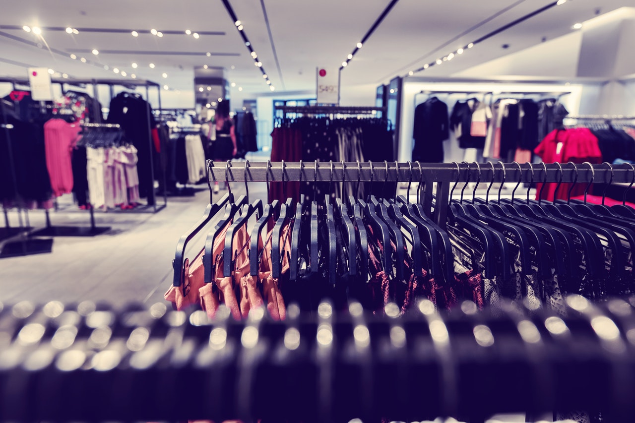 Rethinking business and consumer roles in the era of new retail