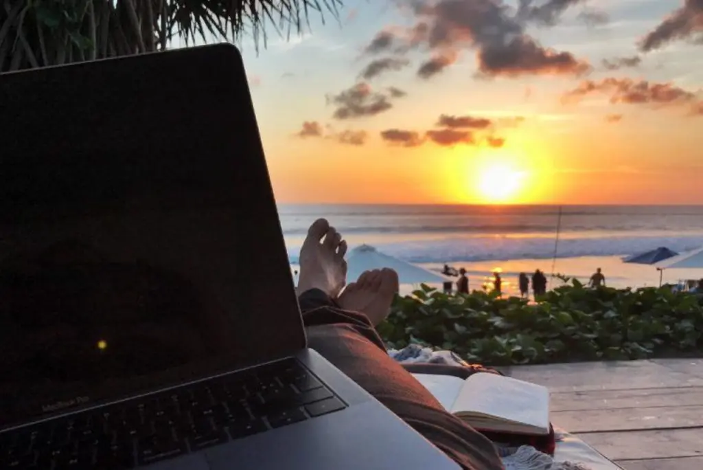bali-laptop