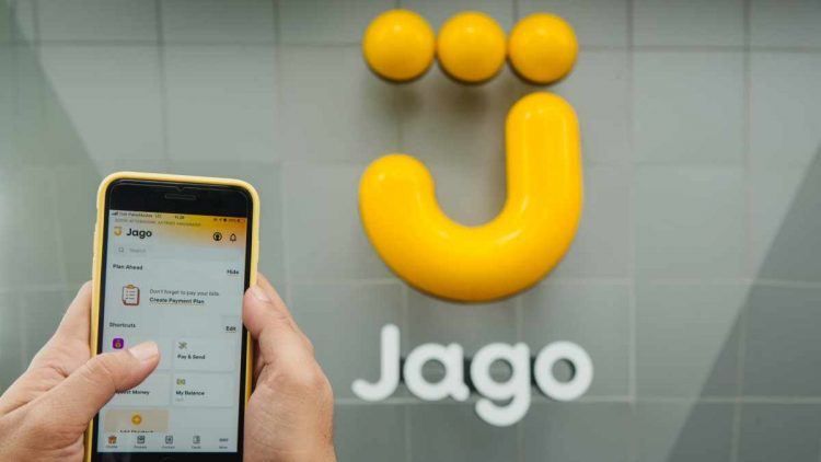 Deep Dive: Does the rise of digibanks threaten Indonesia’s online lending industry? Deep Dive: Does the rise of digibanks threaten Indonesia’s online lending industry?