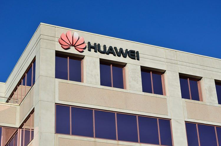 Huawei to launch operating system challenging iOS, Android