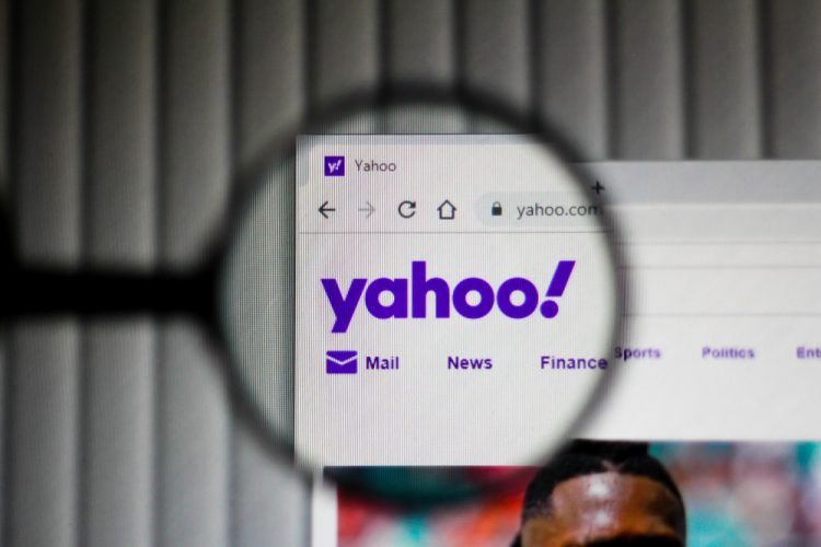 Yahoo explores $1.6b debt refinancing Yahoo explores $1.6b debt refinancing
