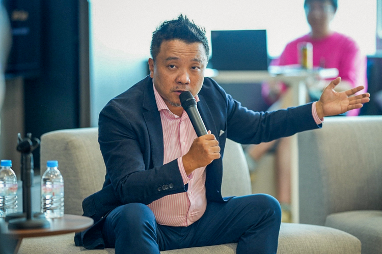 Coins.ph plots move beyond crypto to daily money app