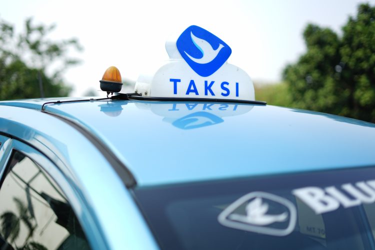 Bluebird’s answer to Grab and Gojek? Not discounts Bluebird’s answer to Grab and Gojek? Not discounts