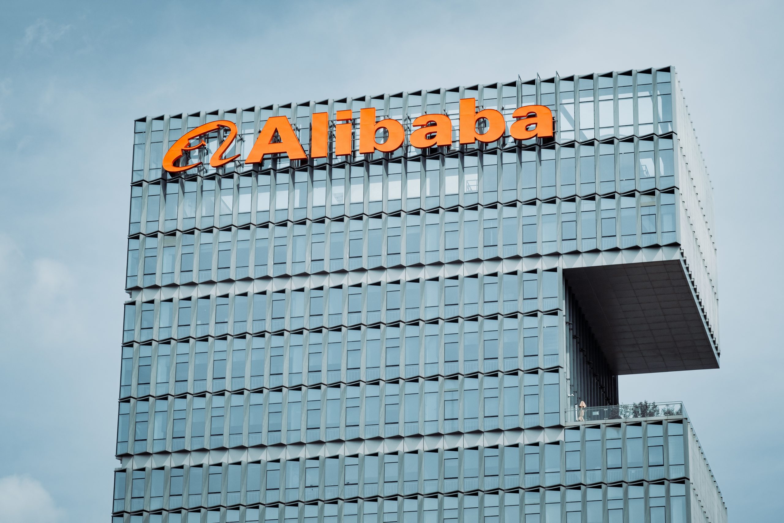 Alibaba unit to sell 4% stake in Paytm