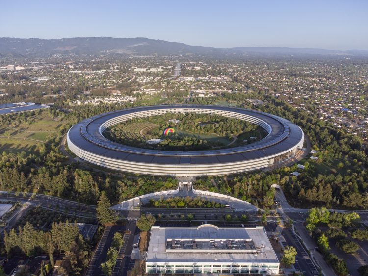 Silicon Valley's fierce competition for AI talent
