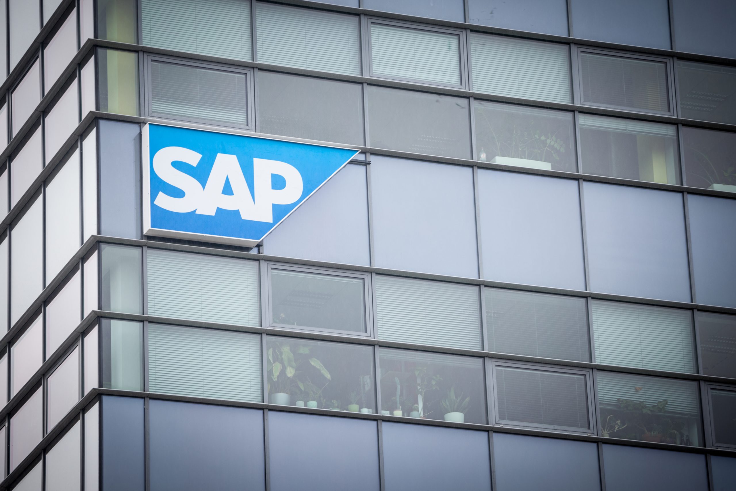 SAP Q1 profit rises 17% on cloud demand