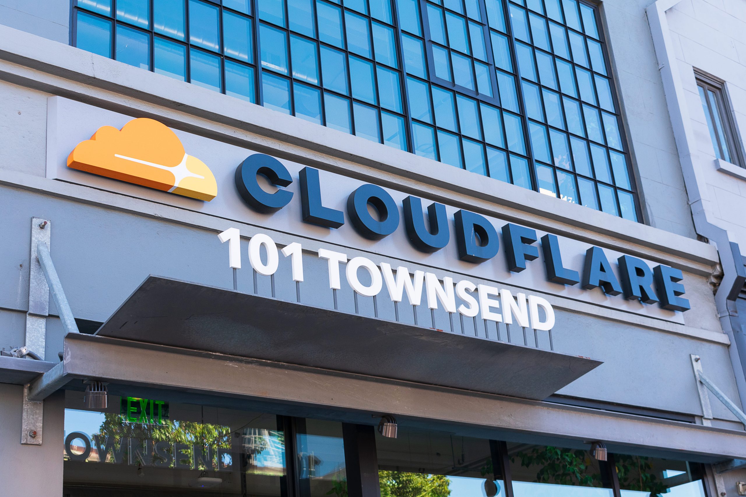 Cloudflare raises forecast as AI agent demand grows