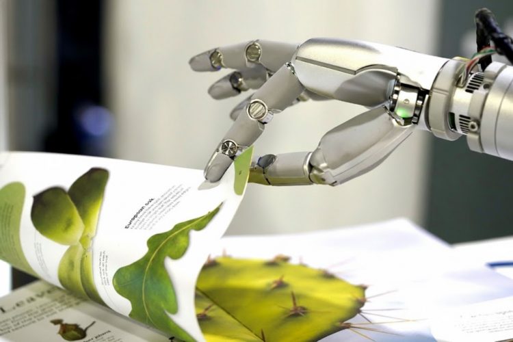 Robots still struggle with touch. Sharpa wants to fix that Robots still struggle with touch. Sharpa wants to fix that