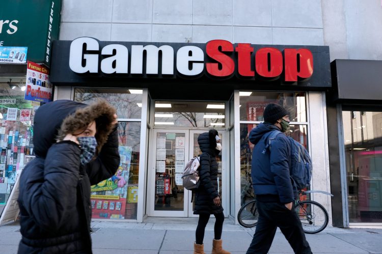 GameStop CEO drops mega bonus for eBay buy GameStop CEO drops mega bonus for eBay buy