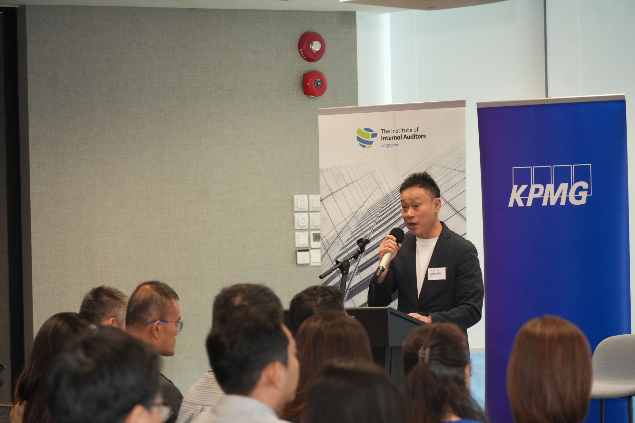 KPMG, Singapore auditors group unveil AI governance playbook