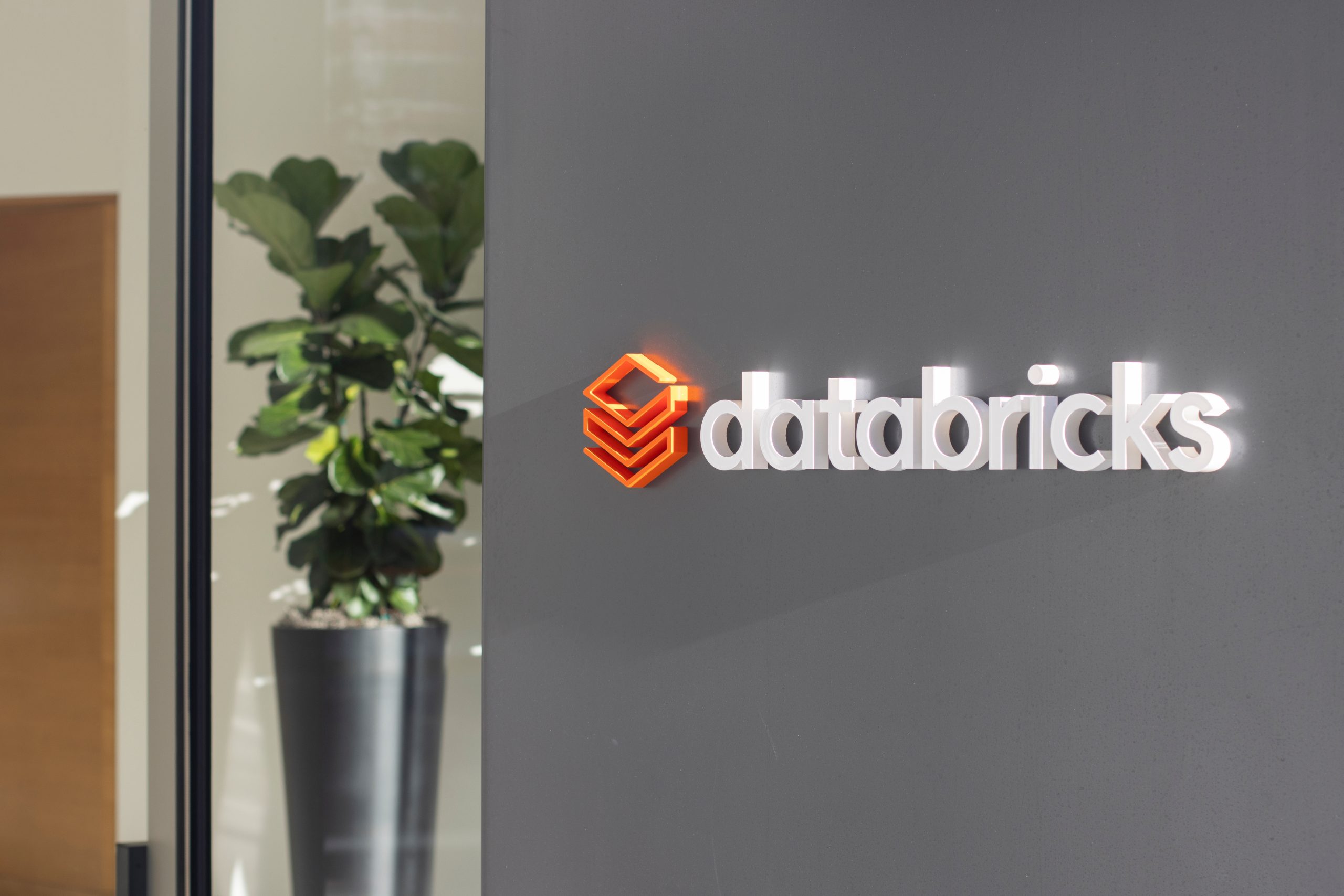 Databricks raises $5b at $190b valuation