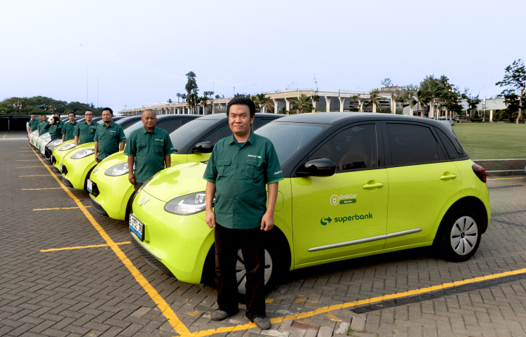Superbank to finance 200 EVs for GrabCar Plus Electric