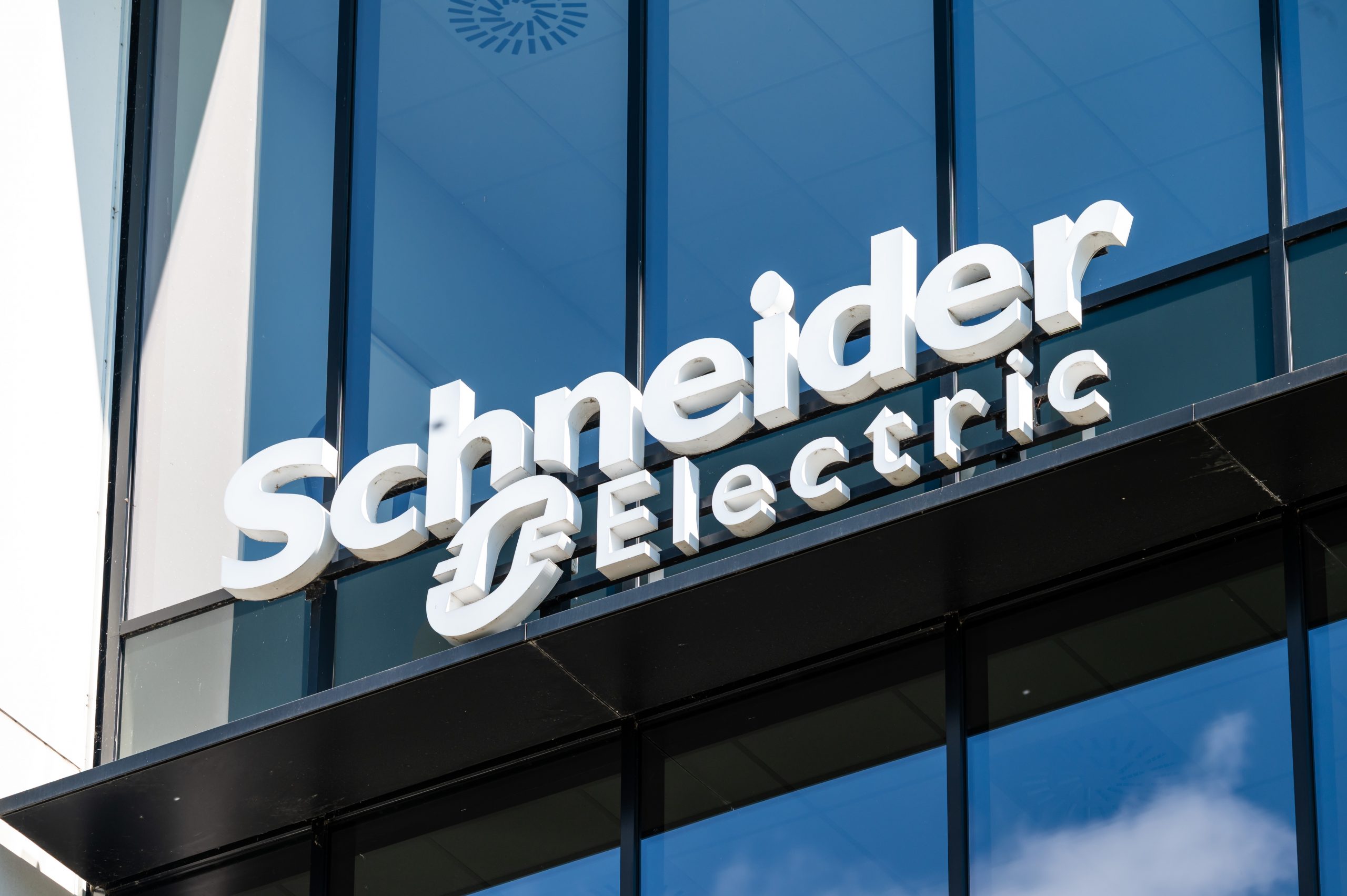 Schneider Electric lifts 2026 outlook on strong AI demand